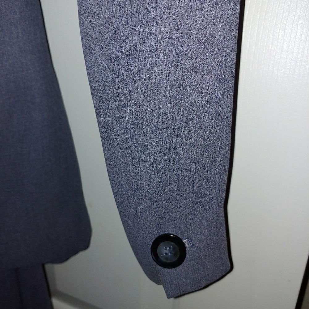 PAINT SUIT BY TAHARI - Picture 7 of 7